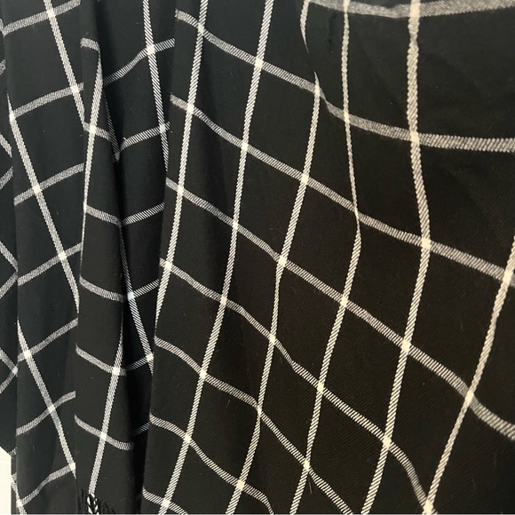 Urban Outfitters Black Plaid Poncho - Picture 4 of 4